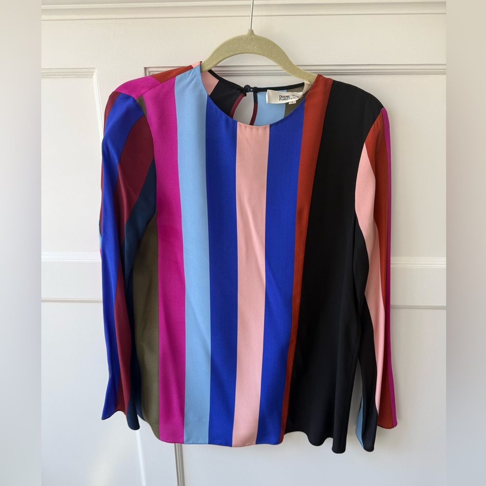 Diane Von Furstenberg silk vertical stripe blouse size 6